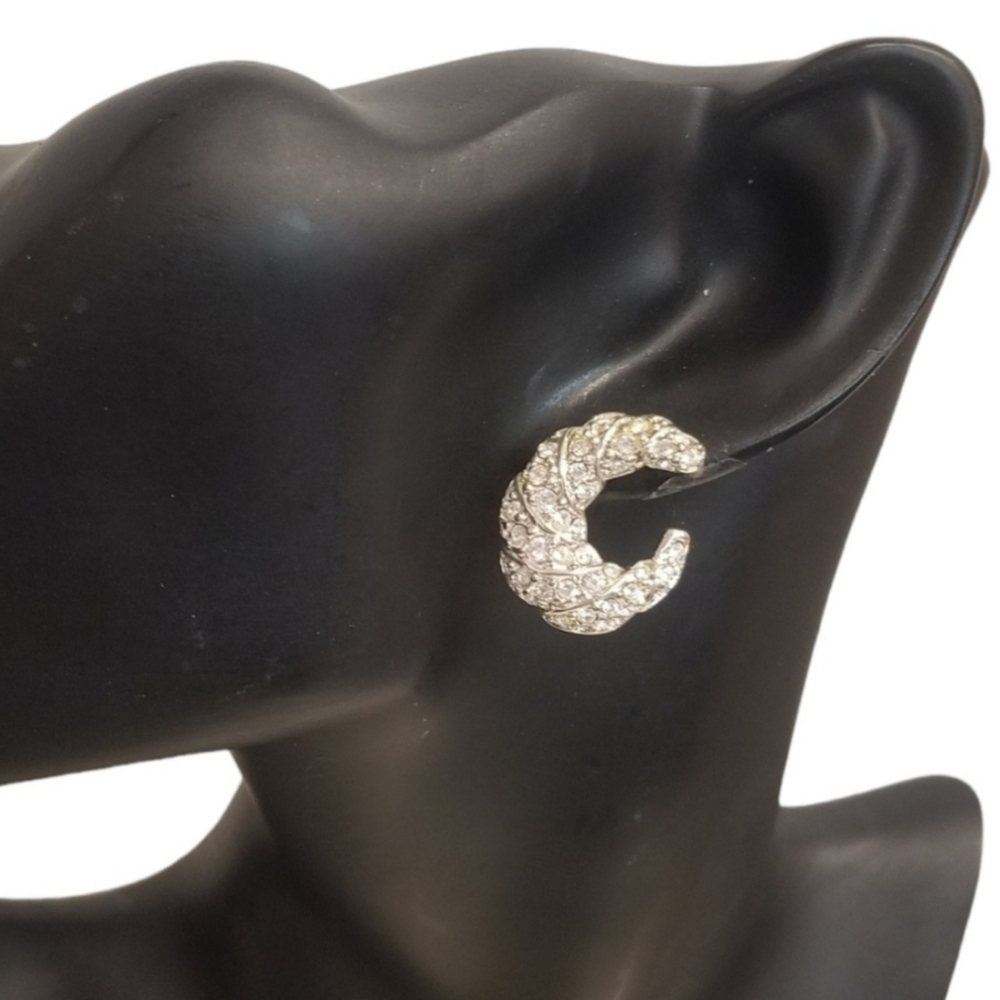 NAPIER VINTAGE SILVERTONE & CRYSTAL PAVE CRESCENT DESIGN EARRINGS